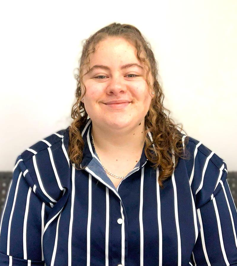 Portrait de l'animatrice et responsable des ateliers d’arts